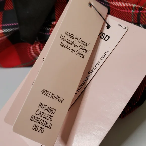 🆕️Victoria's Secret Signature Satin Slippers - Picture 7 of 12